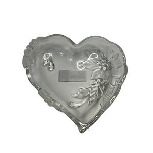 MIKASA CRYSTAL - Festive Poinsettia Heart Shaped Dish 6.25” perfect candy dish